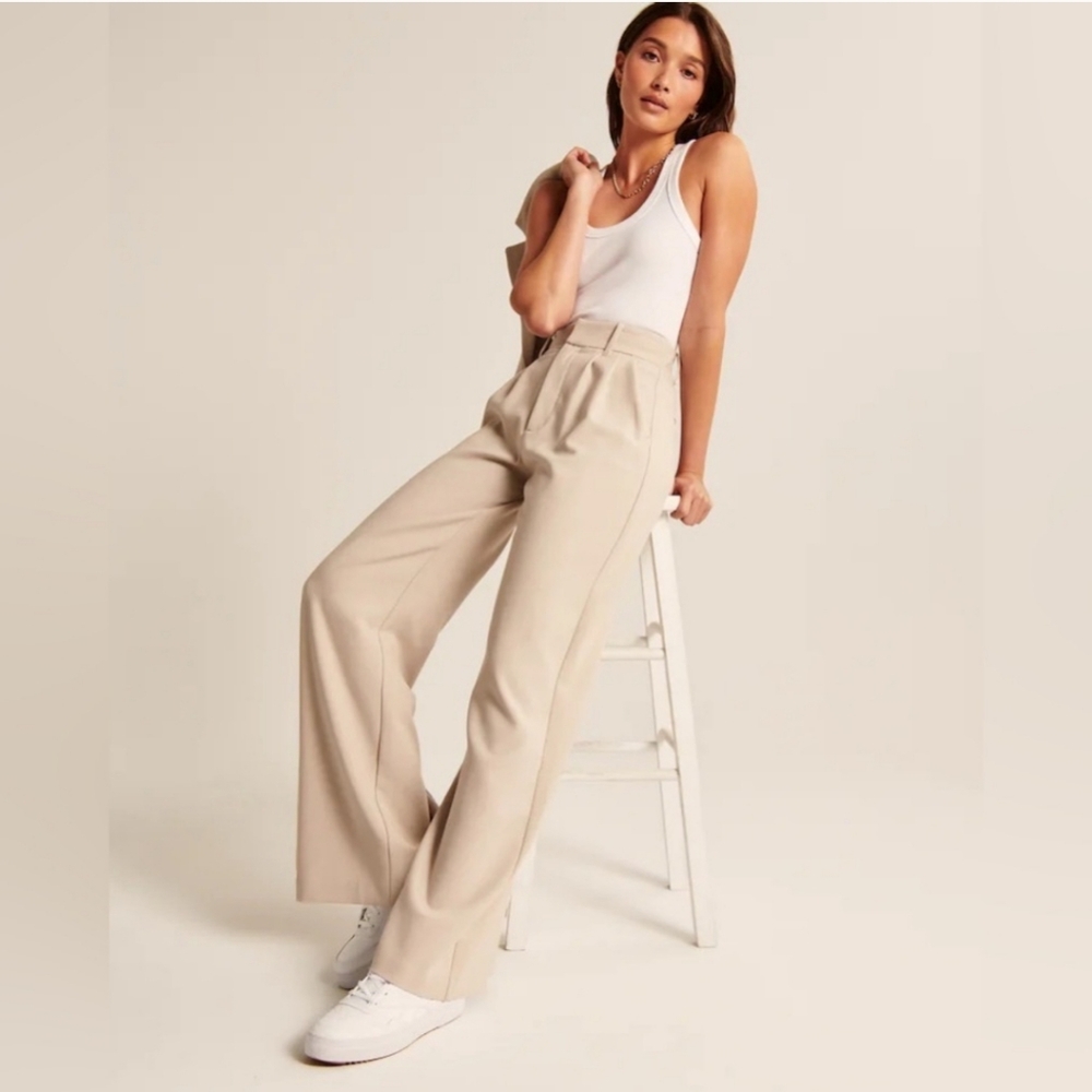 Abercrombie & Fitch Women's Tailored Pleated High Waist Trousers Khaki 28L / 6L